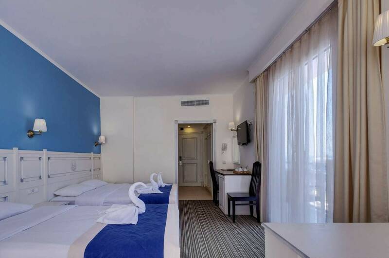 4-х местный с балконом в сторону на моря 2-этаж