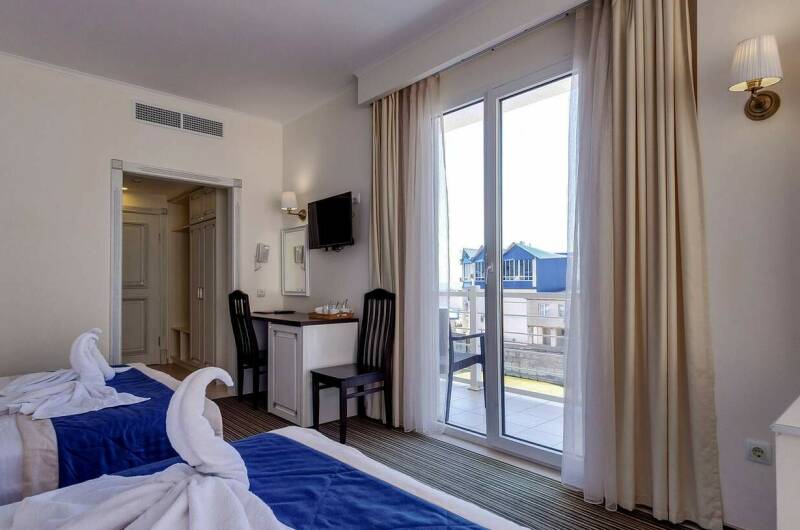 4-х местный с балконом в сторону на моря 2-этаж