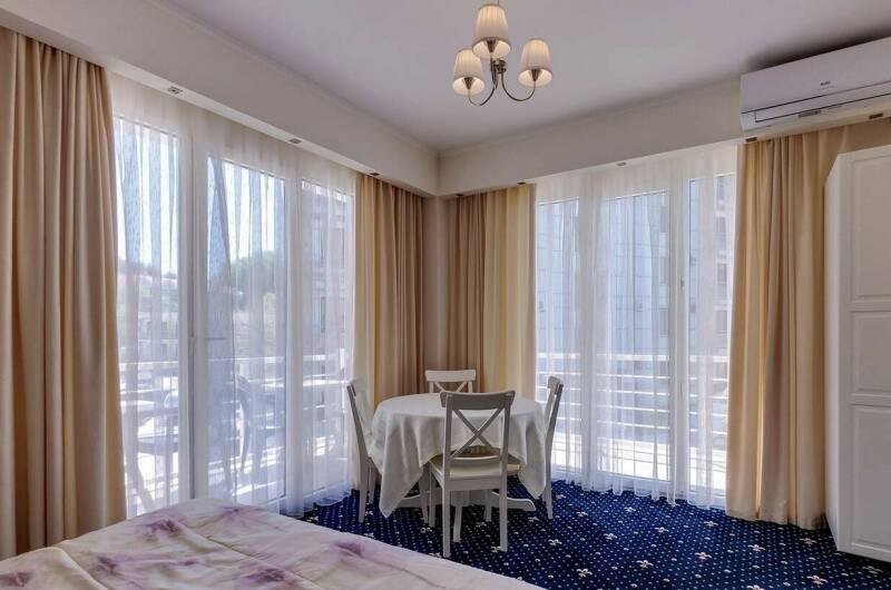 Семейный 2-х комнатный (дверь) № 201