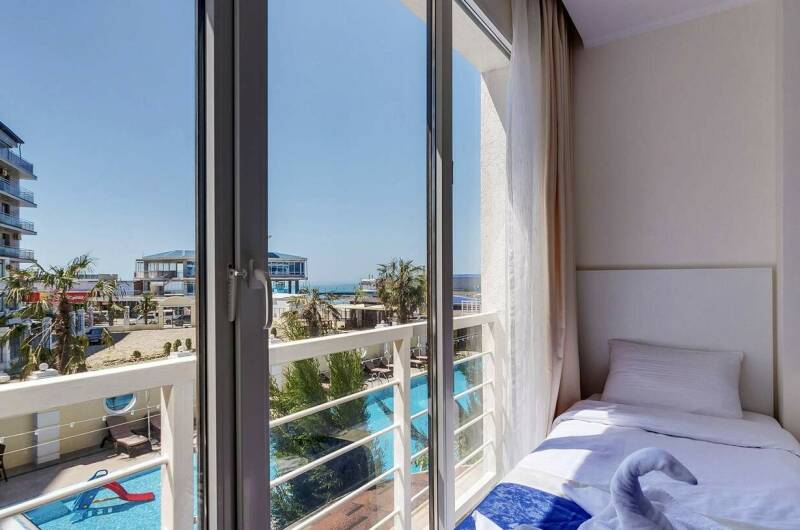 Семейный 2-х комнатный (дверь) № 201