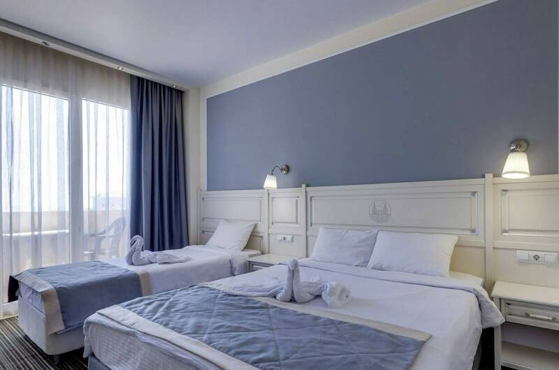 Семейный 2-х комнатный:№ 301(арка), 406(изолиров.)