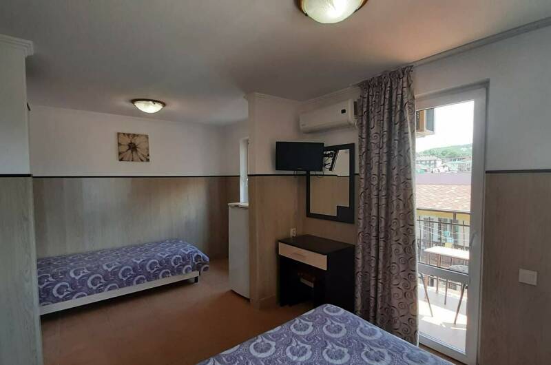 Трехместная комната Стандарт с балконом