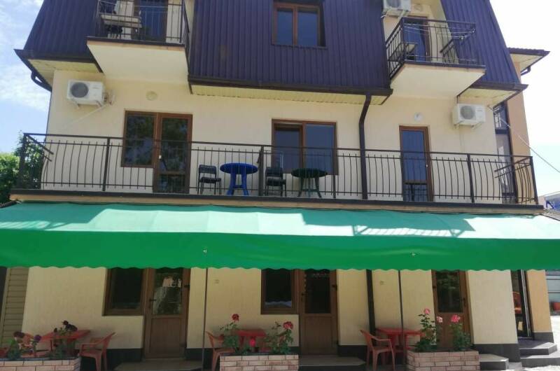 Трехместная комната Стандарт с балконом