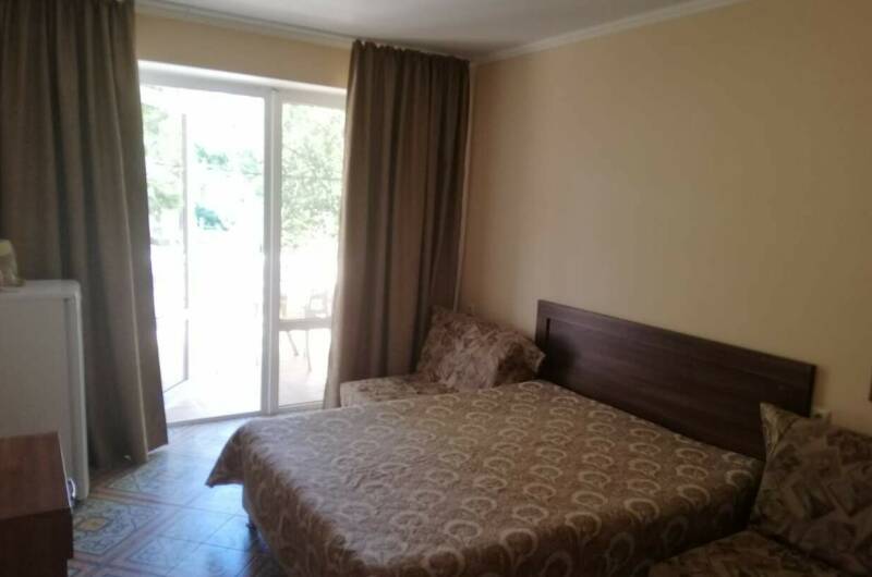 Улучшенная четырёхместная комната с террасой