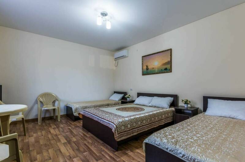 Четырехместный номер с удобствами № 1