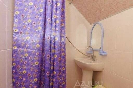 Трёхместный номер с удобствами