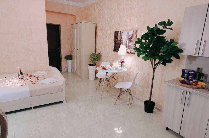 Четырехместная номер-студия с мини-кухней