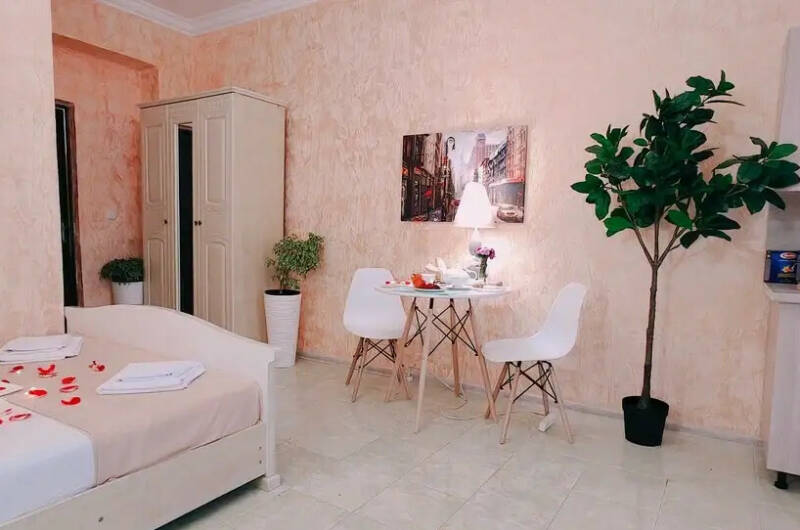 Четырехместная номер-студия с мини-кухней