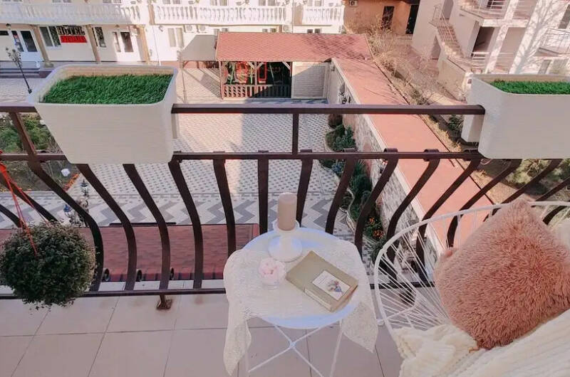 Пятиместный номер-студия с мини-кухней