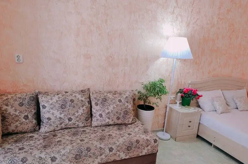 Пятиместный номер-студия с мини-кухней