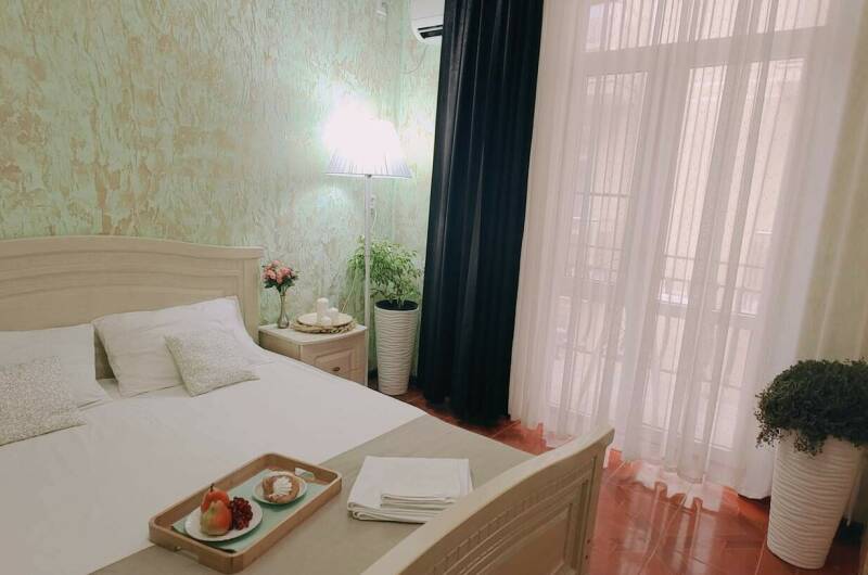 Трехместный комфорт с боковым видом на море