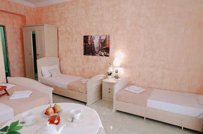 Четырехместный комфорт с боковым видом на море