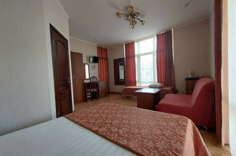 Трехместный полулюкс