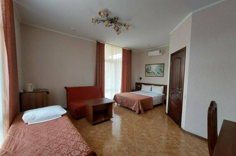 Трехместный полулюкс