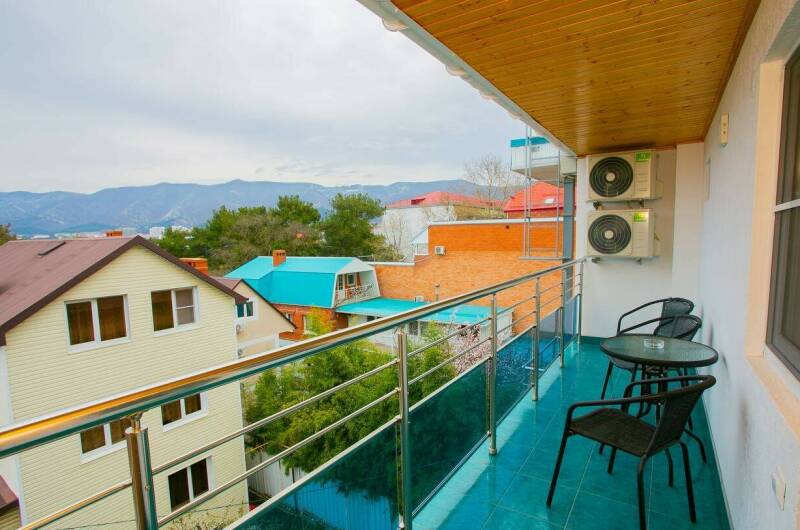 N8 Трехместный номер