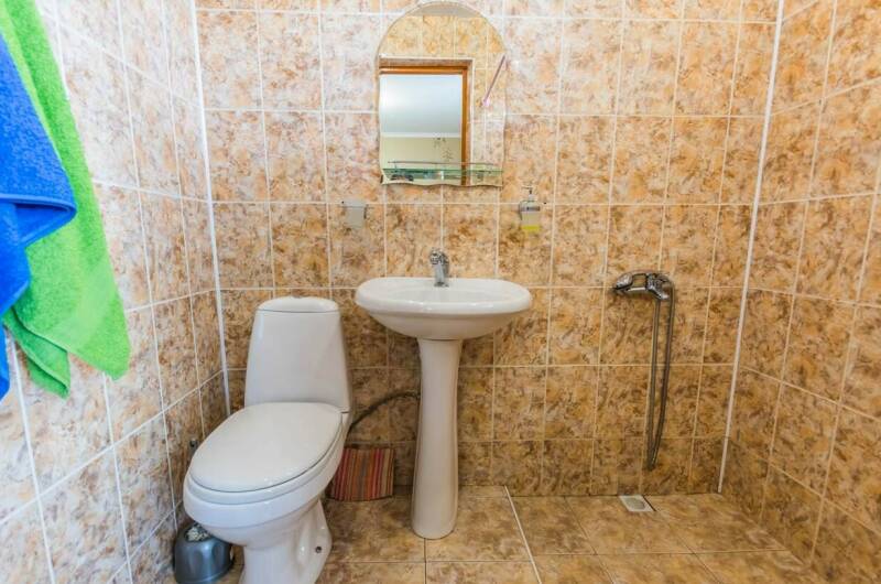 Трёхместный номер с удобствами