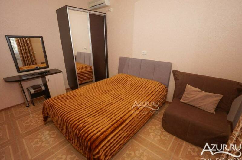 Трёхместный номер с удобствами