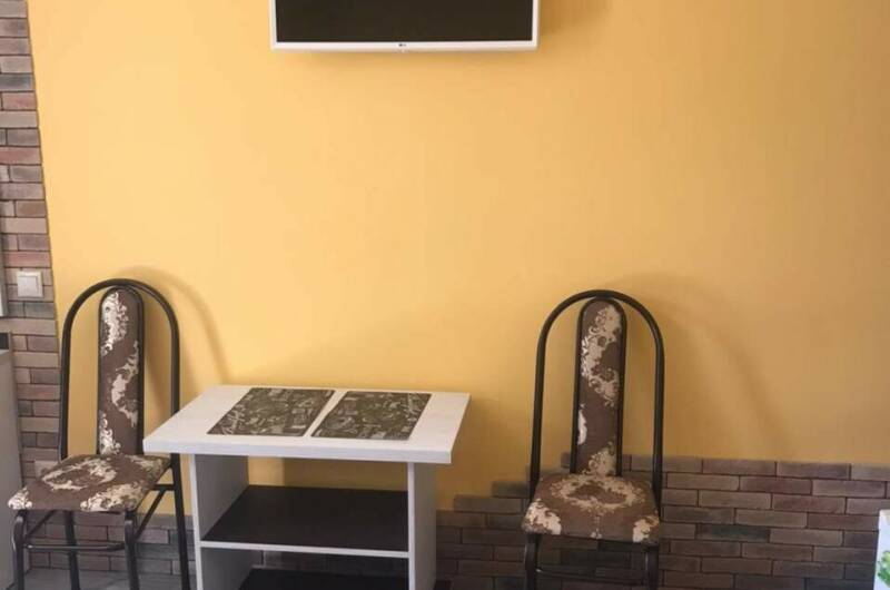 3-х местный с крыльцом на 1 этаже