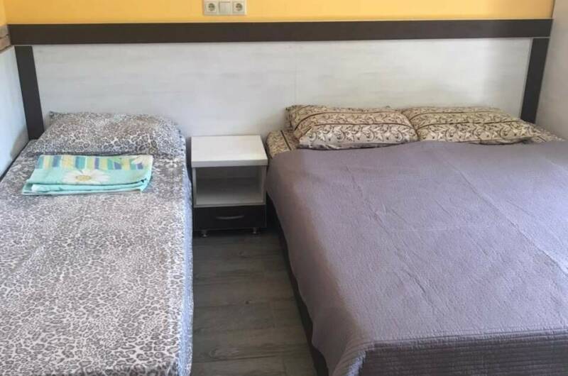 3-х местный с крыльцом на 1 этаже