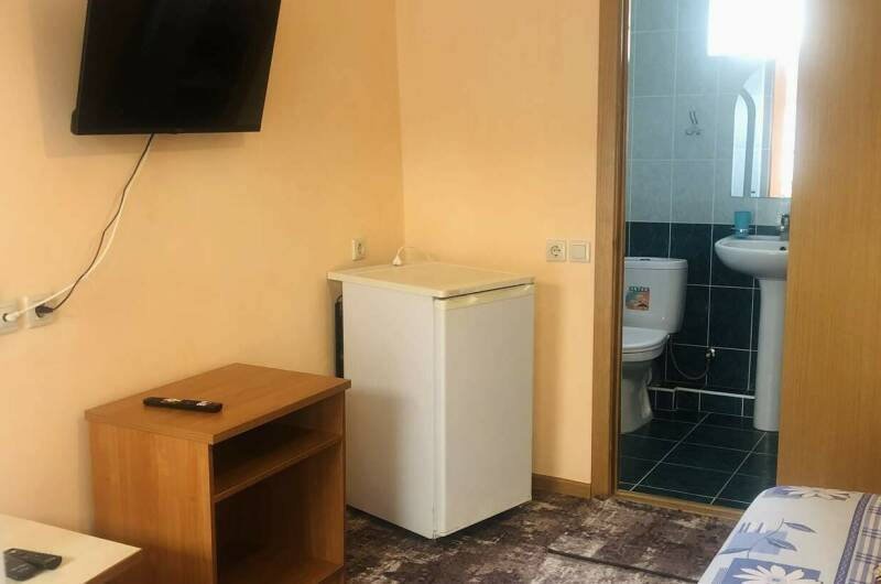 «Стандарт» 3-местный с Балконом (2 этаж)