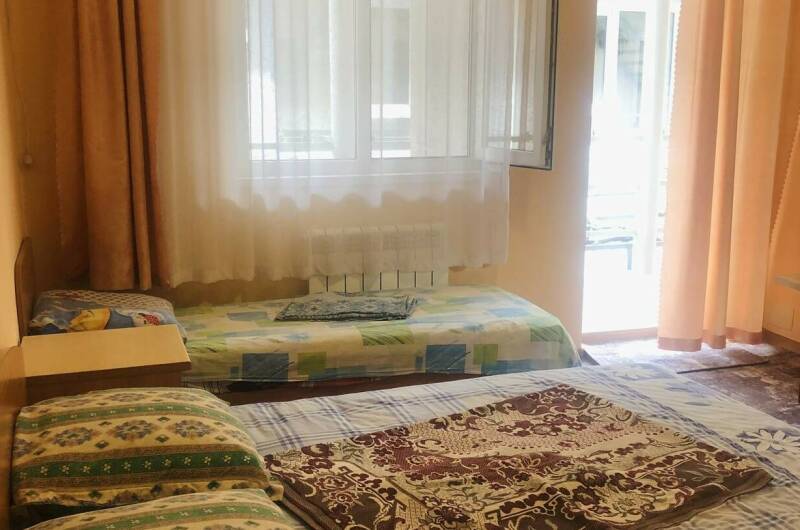 «Стандарт» 3-местный с Балконом (2 этаж)