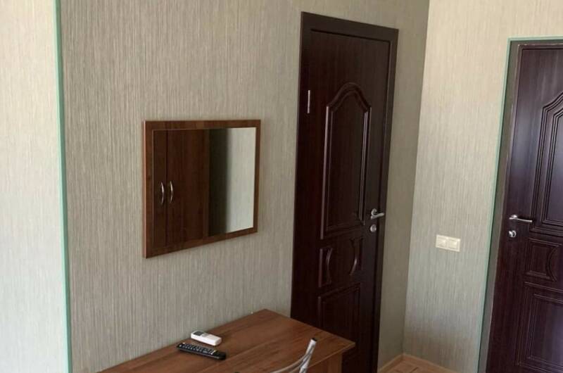 Трёхместный номер «комфорт» с балконом