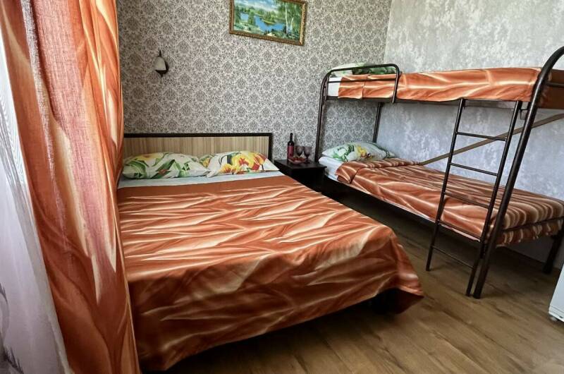 Четырехместный номер Люкс № 1 на 2 этаже