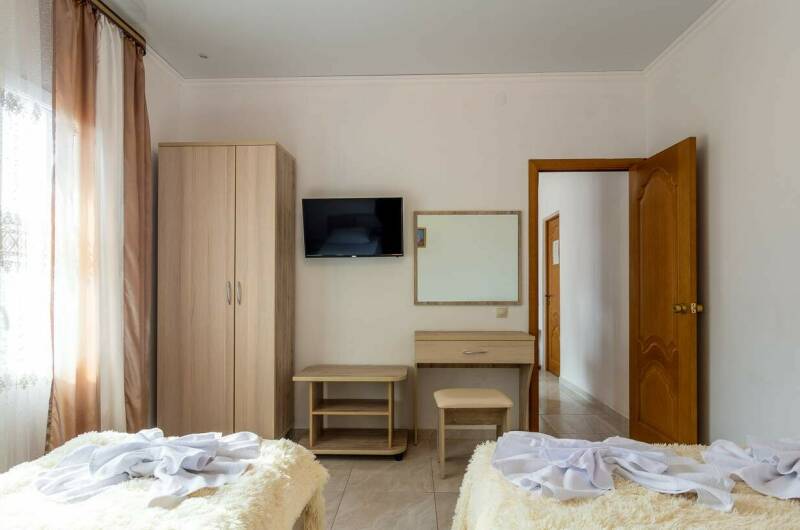 5-и местный двухкомнатный с балконом