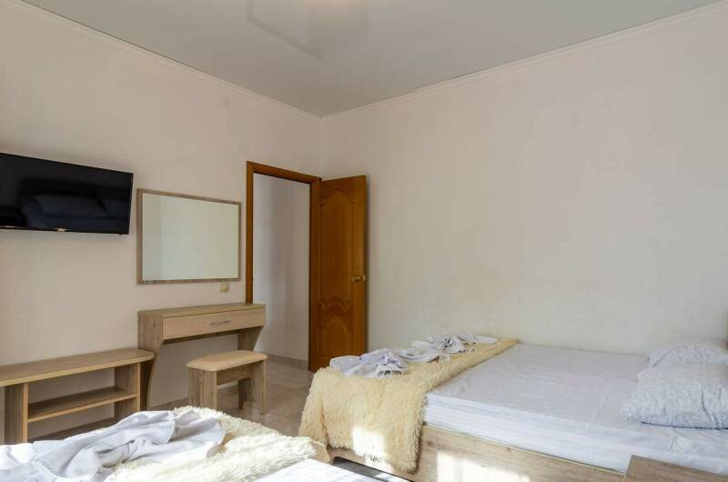 5-и местный двухкомнатный с балконом