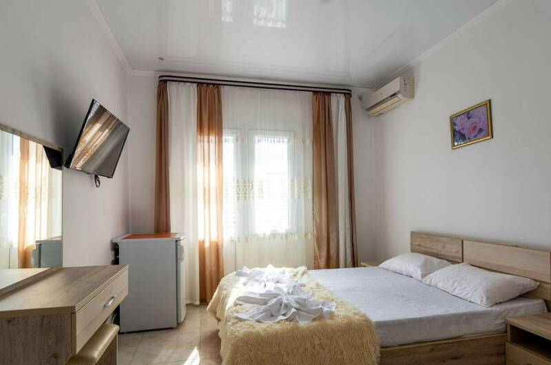 6-ти местный двухкомнатный с двумя балконами