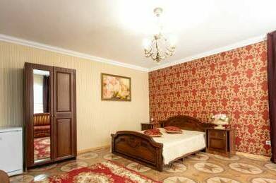 Большой «Комфорт» на 2—4 чел вид на садик