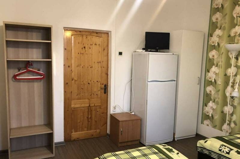 Трёхместный номер ( N 2-1; 2этаж)