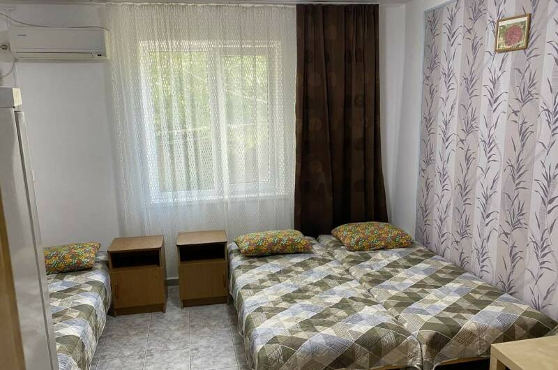 Трёхместный номер (N12; 1этаж)