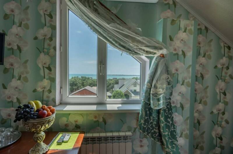 Трехместный номер мансарда