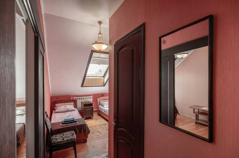 Двухкомнатный четырехместный номер мансарда