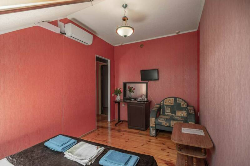 Двухкомнатный четырехместный номер мансарда