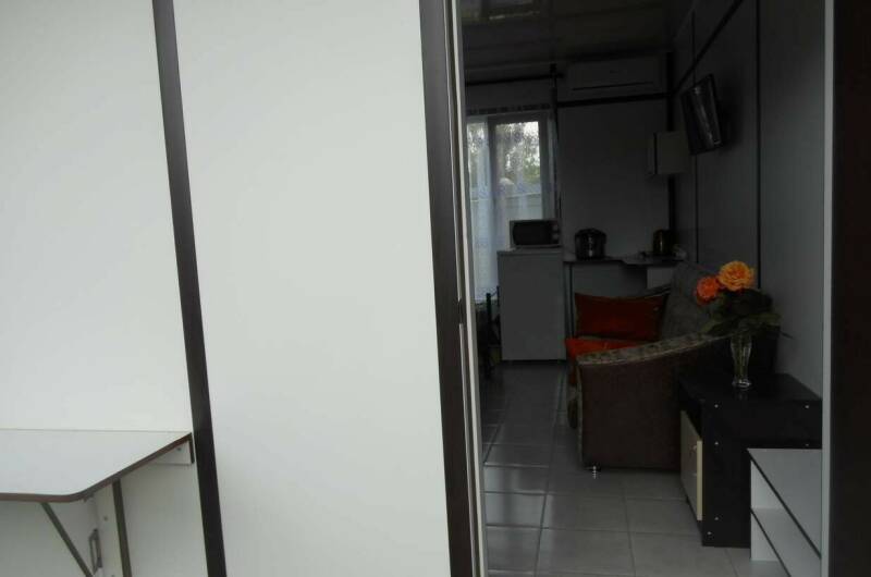 4-х мест домик студия № 2 с террасой