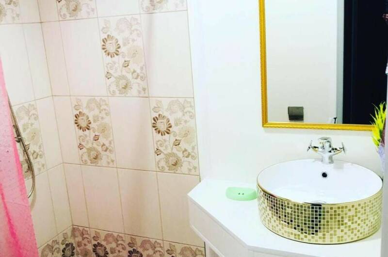 Домик с верандой «Семейный» (4−5 местный)