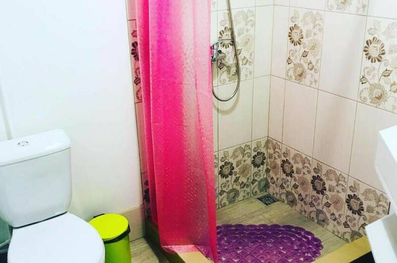 Домик с верандой «Семейный» (4−5 местный)