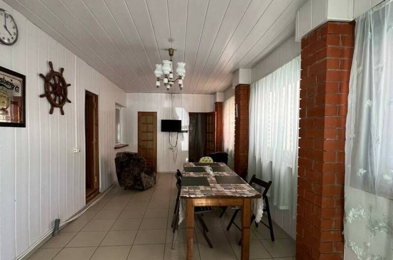 Часть дома с двумя комнатами