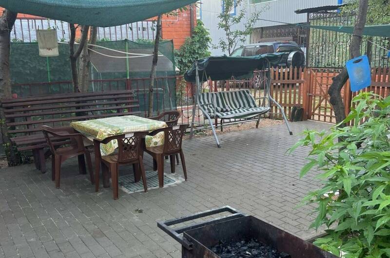 Часть дома с двумя комнатами