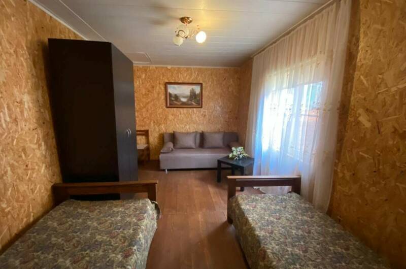 Часть дома с двумя комнатами