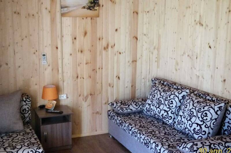 Комфортабельный номер № 6 (левая комната)