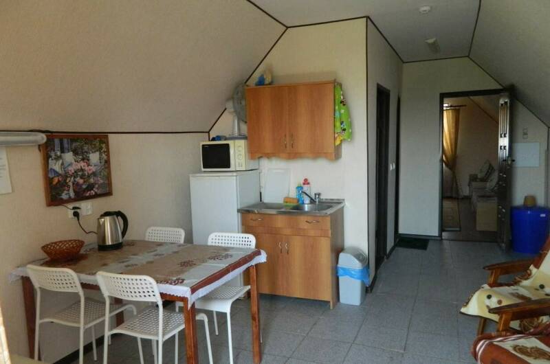 Двухкомнатный номер с удобств своя кухня и балкон