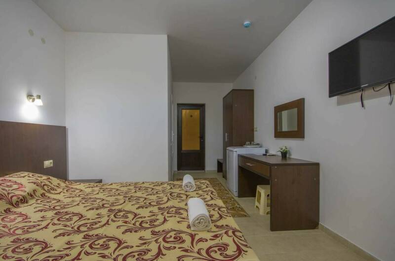 Трехместный стандарт без балкона (цоколь)