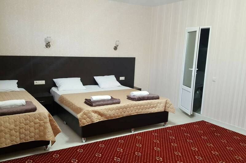 Четырехместный стандарт без балкона (цоколь)