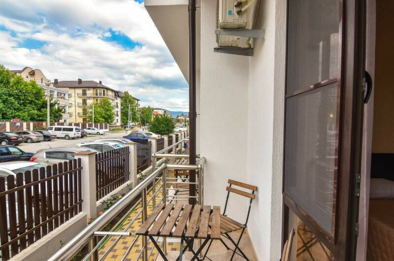 Двухместный стандарт с балкон, с видом на улицу