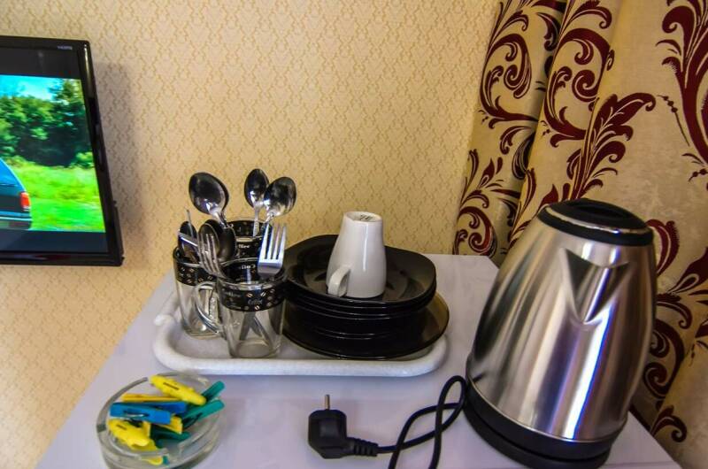 Трехместный стандарт с балконом, с видом на улицу