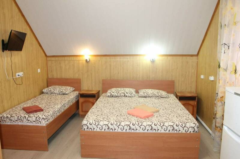 Номер класса «Стандарт» 4 человека (коричневый)