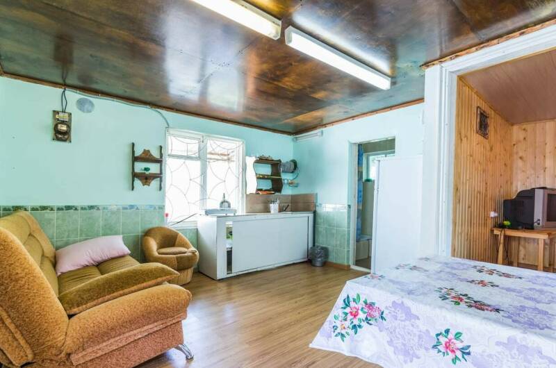 Двухкомнатный отдельный домик с удобствами